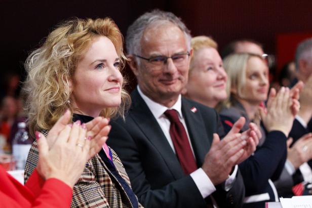 BUNDESPARTEITAG DER SPÖ: HOLZLEITNER (SPÖ)/MARTERBAUER (SPÖ)