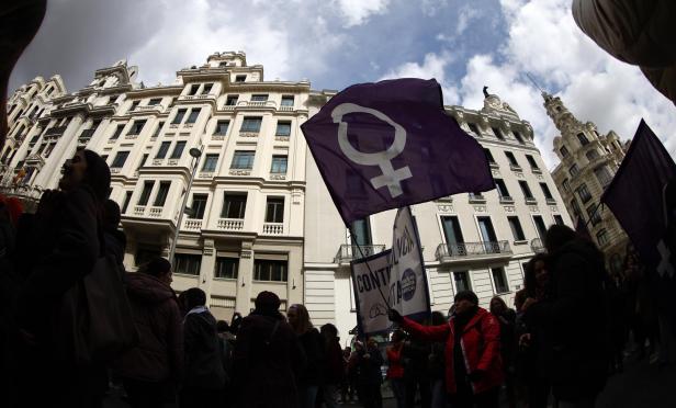 Zehntausende protestierten in Spanien für Gleichberechtigung - und gegen den Iran-Krieg