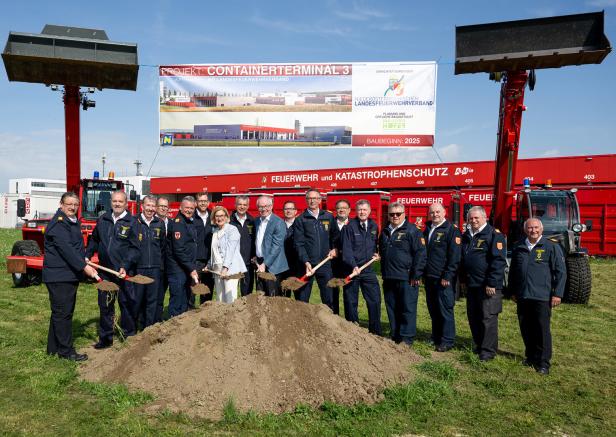 spatenstich des Containerterminals