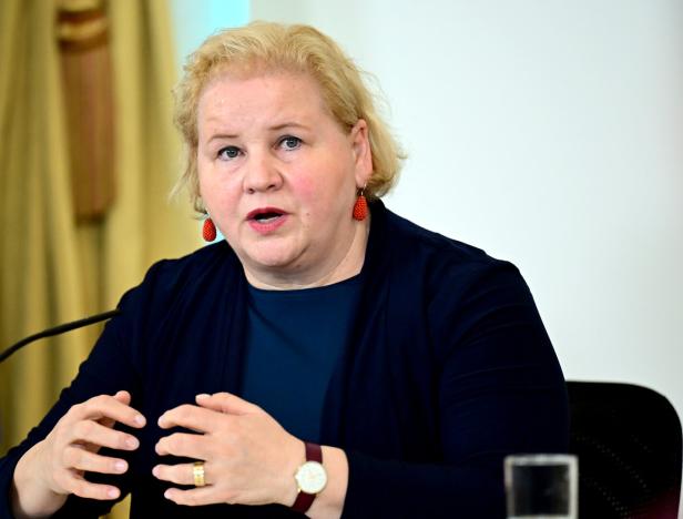 MINISTERRAT: SCHUMANN