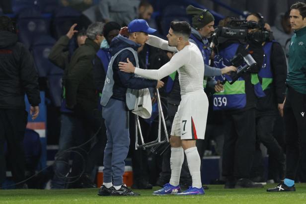 Chelsea-Star Neto und ein Balljunge