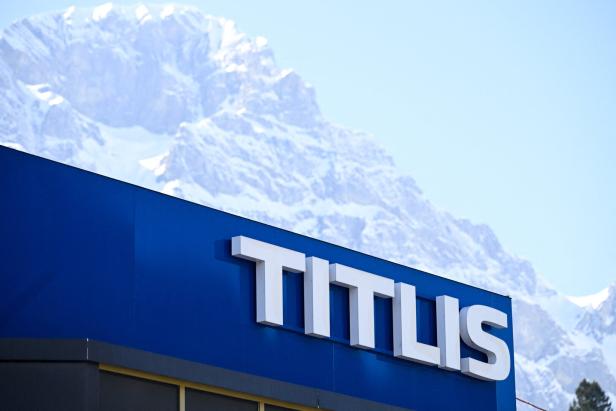 The scene after a gondola crashed in Engelberg