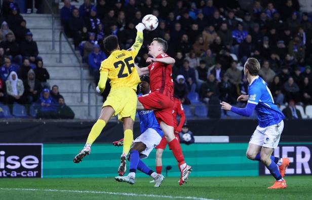 UEFA Europa League - Round of 16 - First Leg - KRC Genk v SC Freiburg