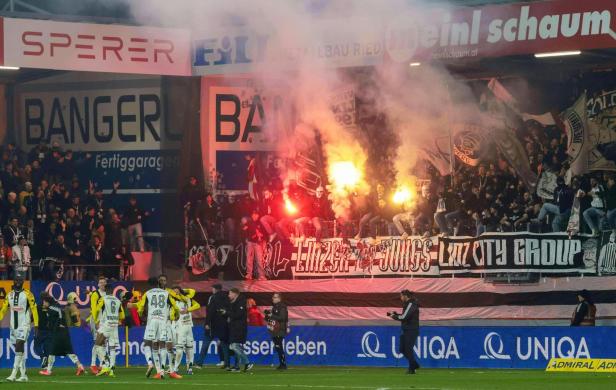 Die LASK-Fans feiern den Einzug ins Cup-Finale
