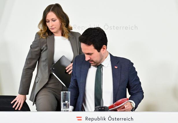 MINISTERRAT: PRESSEFOYER - PLAKOLM/WIEDERKEHR