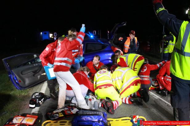 Rettungsmaßnahmen nach dem schweren Unfall