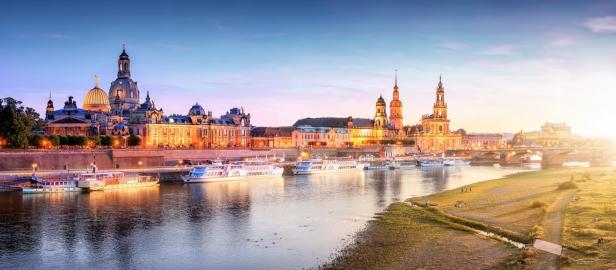 Silhouette von Dresden mit der Elbe 