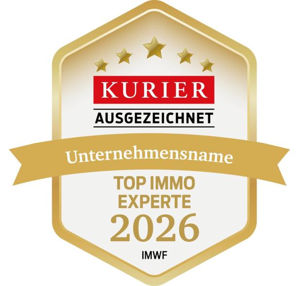 Abzeichen mit goldener Umrandung, vier Sternen und der Aufschrift „Top Immo Experte 2026“ sowie „Kurier Ausgezeichnet“.