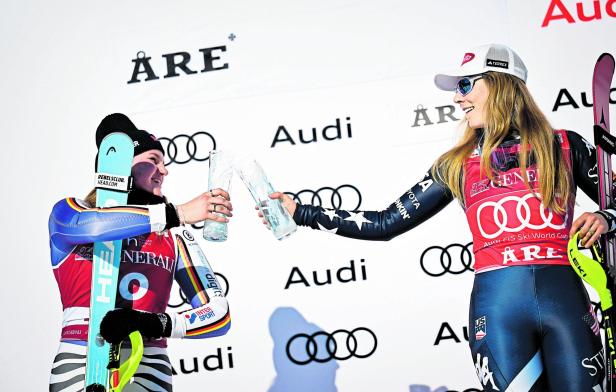 Mikaela Shiffrin (re.) und ihre Herausforderin Emma Aicher