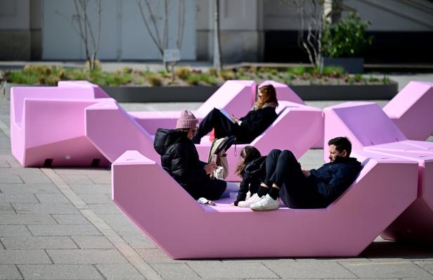 ++ THEMENBILD ++ ENZIS IM MQ