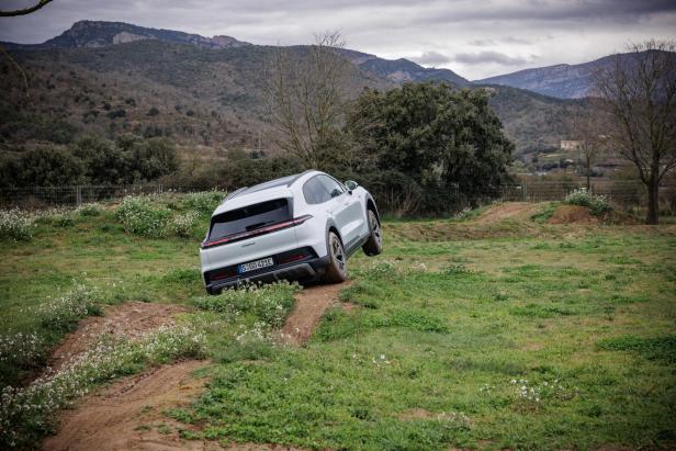 Porsche Cayenne Electric