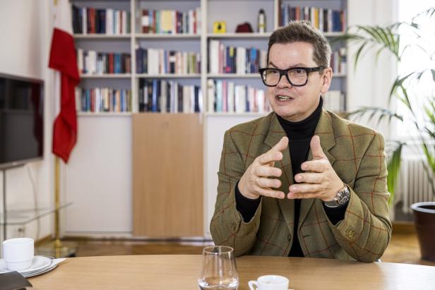 IV-Generalsekretär Christoph Neumayer im Interview