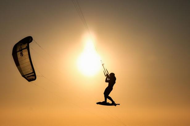 FRANCE-KITESURFING-LEISURE