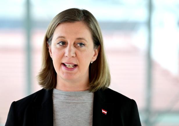 Barbara Eibinger-Miedl 