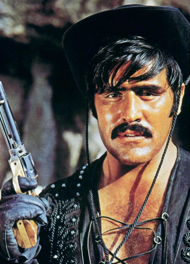 Mario Adorf im Western-Outfit