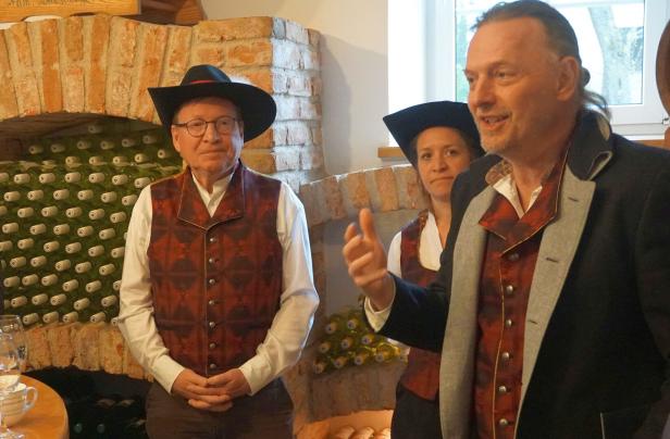 Hotelier und Mostbaron Scheiblauer (r.)