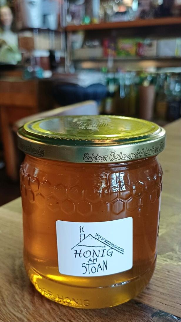 Hauseigener Honig vom Häuserl am Stoan