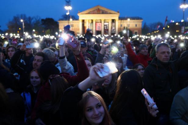 Ungarns Jugend tanzte für die "Revolution"