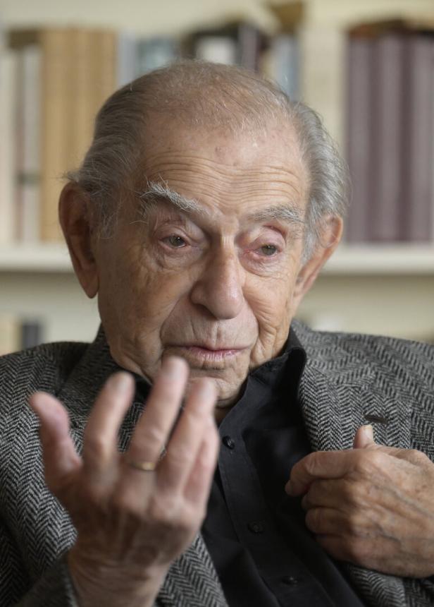 INTERVIEW MIT PAUL LENDVAI