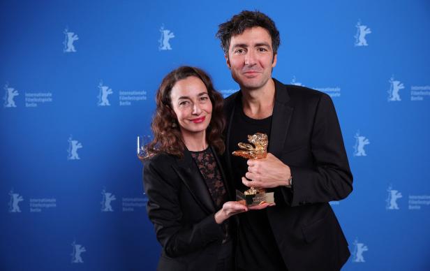  İlker und Ayda Çatak mit dem Goldenen Bären.