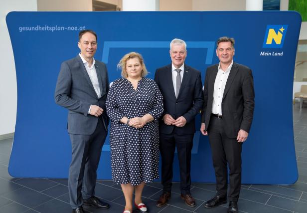 Spitalmanager mit Spitalslandesrat Anton Kasser 