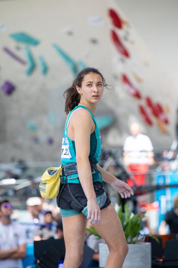 Flora Oblasser konzentriert sich auf die Schule und das Studium
