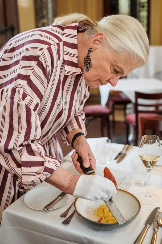 25 Jahre Vestib?l: Neuausrichtung mit ÑSchank & Tafelì im Burgtheater