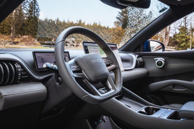 Gemütlich und ein wenig verspielt: Der Innenraum des BYD Atto 3 EVO.
