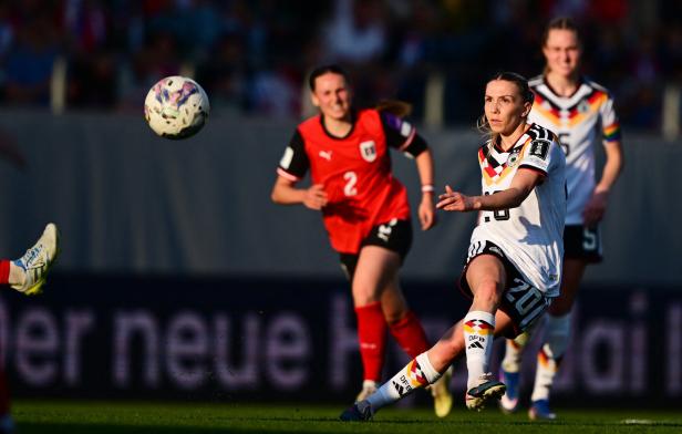 Women's World Cup - European Qualifiers - Austria v Germany