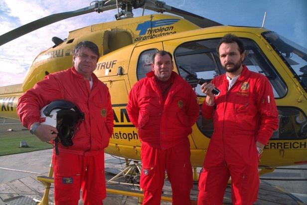 Primar Helmut Trimmel auf einer historischen Aufnahme ganz rechts im Bild