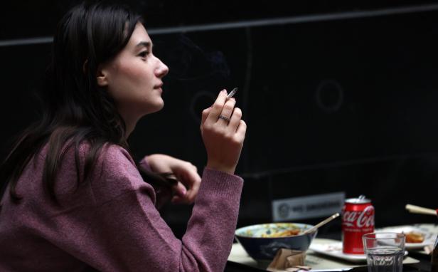 UK Government set to drop proposed ban on smoking in pub and restaurant gardens