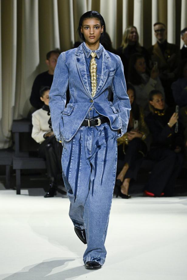 Schiaparelli RTW Fall 2024 - Runway
