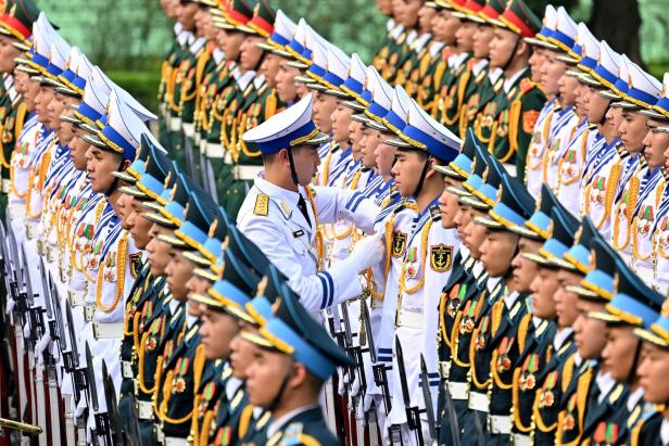 TOPSHOT-VIETNAM-SKOREA-DIPLOMACY