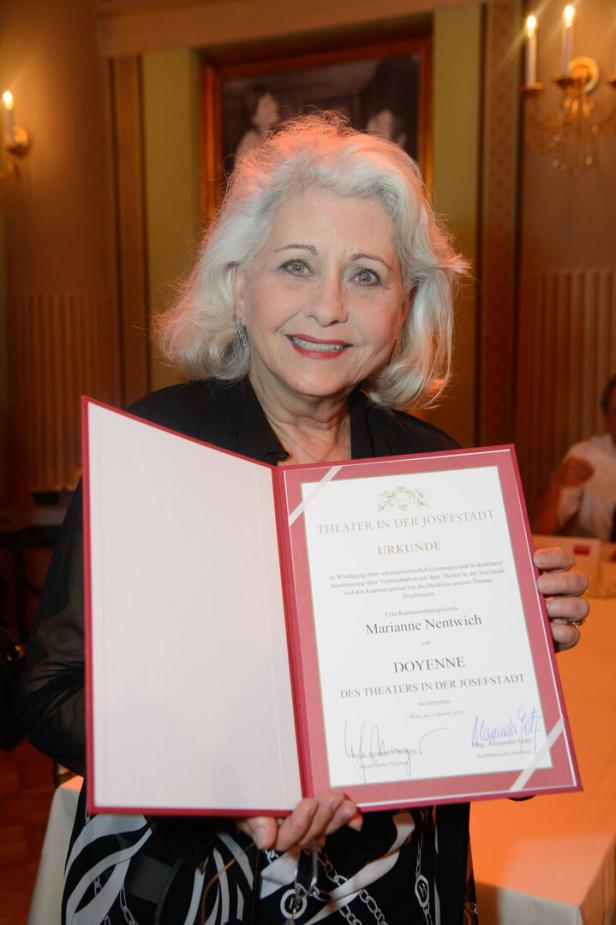 Premiere Der Zerrissene am Theater in der Josefstadt