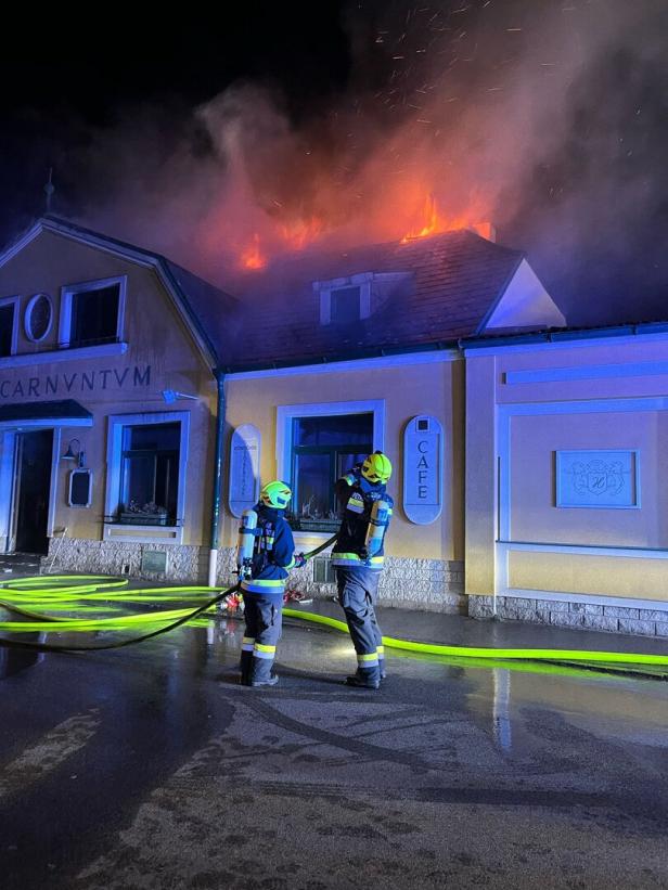 Der Großbrand ereignete sich im März 2025 im Bezirk Bruck an der Leitha.