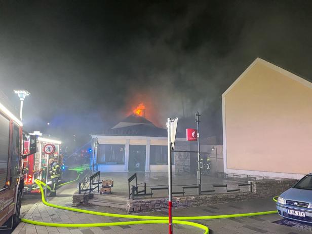 Der Großbrand ereignete sich im März 2025 im Bezirk Bruck an der Leitha.