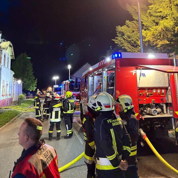 Feuerwehren beim Einsatz 