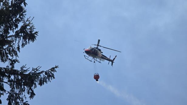 ++ HANDOUT ++ KÄRNTEN: WALDBRAND IM LESACHTAL BREITETE SICH ÜBER NACHT WEITER AUS