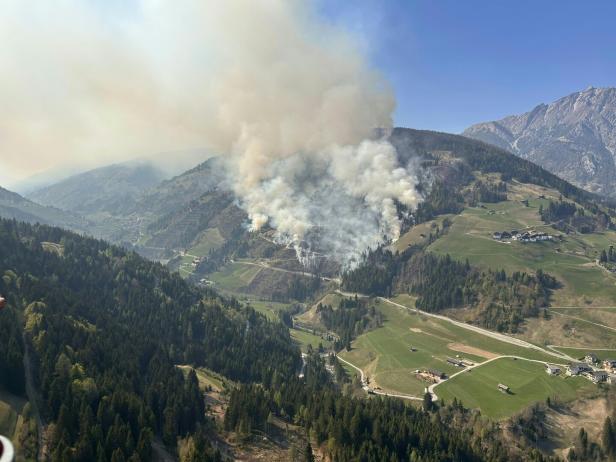 ++ HANDOUT ++ KÄRNTEN: WALDBRAND IM LESACHTAL