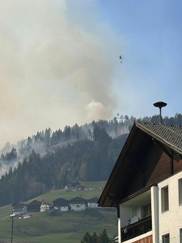 ++ HANDOUT ++ KÄRNTEN: WALDBRAND IM LESACHTAL