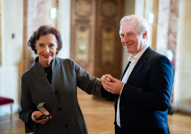 ERNENNUNG VON KAMMERSCHAUSPIELERIN BARBARA PETRITSCH ZUR DOYENNE DER BURG: PETRITSCH / BACHMANN