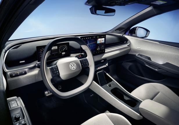 Der Innenraum des VW ID.Polo: Wohnzimmer-Atmosphäre, Ambient-Lichter, Knöpfe und Displays.