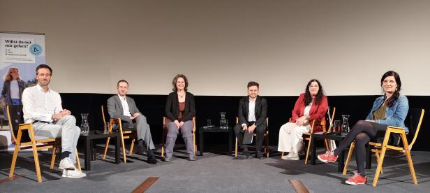 von links: Harald Frey; TU Wien Institut f Verkehrswissenschaften + Sprecher Walk-Space,  Matthias Nagler; Verkehrsexperte, Petra Jens, Fußgängerbeauftragte der Stadt Wien, Moderation: Andreas Lindinger; Cityorganiser Janes Walk Vienna, Cornelia Dlabaja, Stiftungsprofessur nachhaltige Stadt- & Tourismusforschung, FHWien & Cityorganiser Janes Walk Vienna, Julia Girardi-Hoog, Leitung Gender Planning; Stadtbaudirektion der Stadt Wien