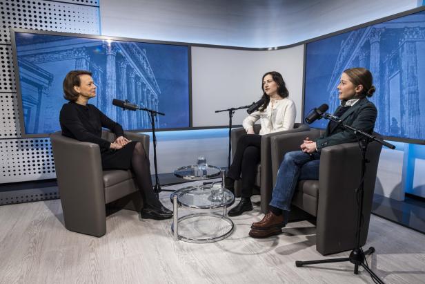 Christina Salzborn im Milchbar-Podcast mit Raffaela Lindorfer und Johanna Hager