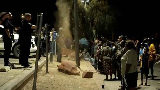 Protesters clash with Australian police after death of Indigenous girl