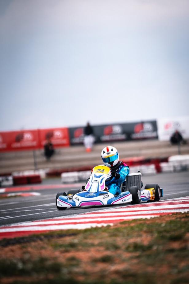 Mia Zanki in ihrem Kart