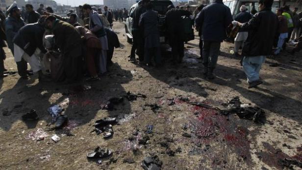 Dutzende Tote bei Anschlag in Kabul