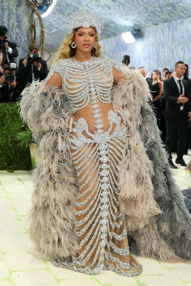 US-ENTERTAINMENT-FASHION-CELEBRITY-MUSEUM-METGALA