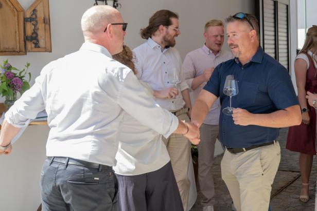 Im Radlbrunner Weingut Pröll knallten die Sektkorken