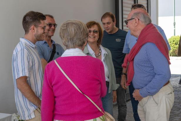 Im Radlbrunner Weingut Pröll knallten die Sektkorken